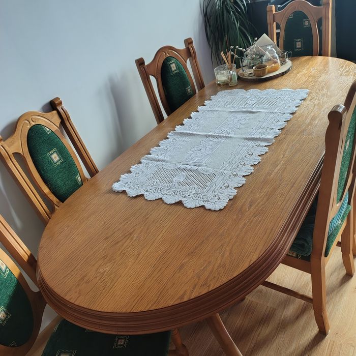 Sprzedam stół z krzesłami