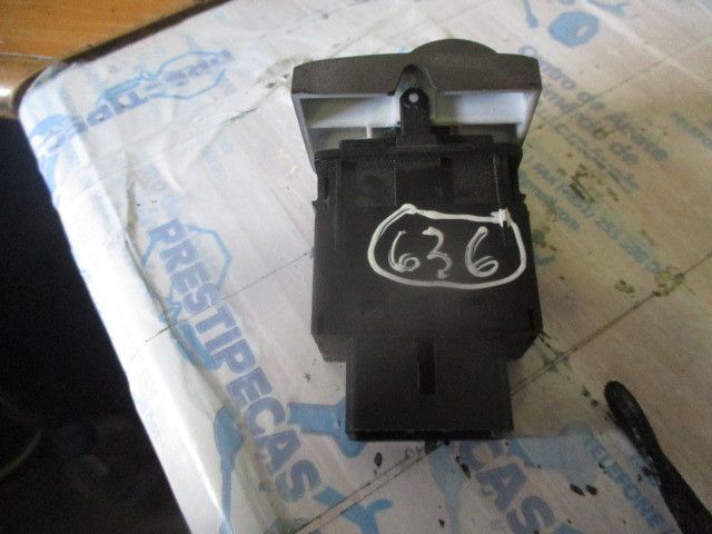Comando / botão / interruptor multifunções HYUNDAI Accent II Sedan (LC