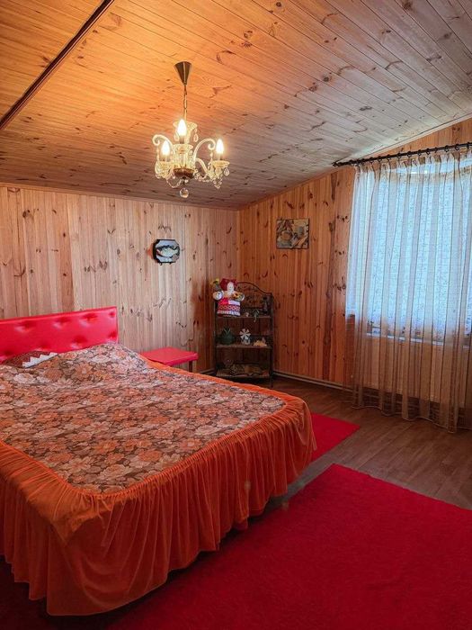 Продається 2-поверховий будинок, 200 м2, 47 соток, с. Гостролуччя