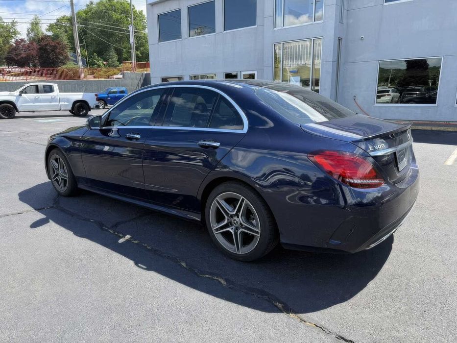 Mercedes-Benz C300      2020