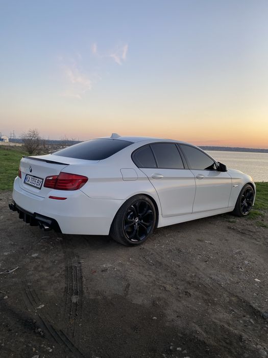 Продам BMW  528i F10 3.0