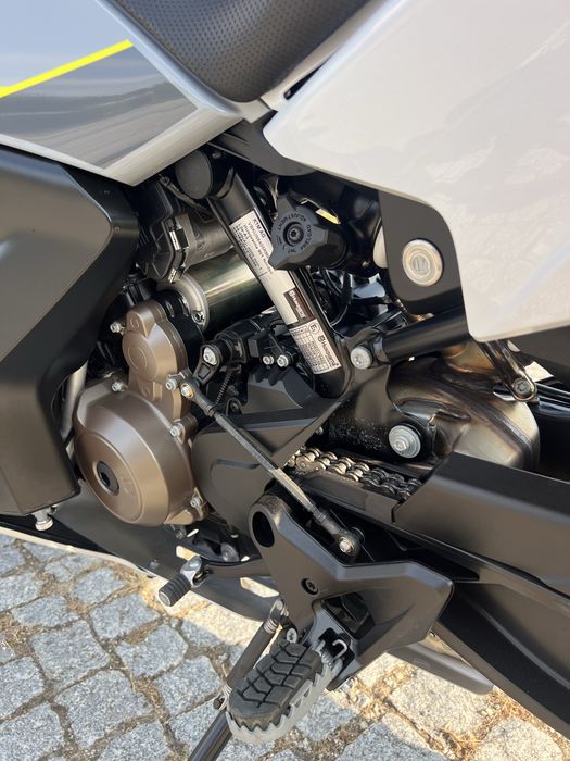 Husqvarna Norden 901 só 856 km 2024