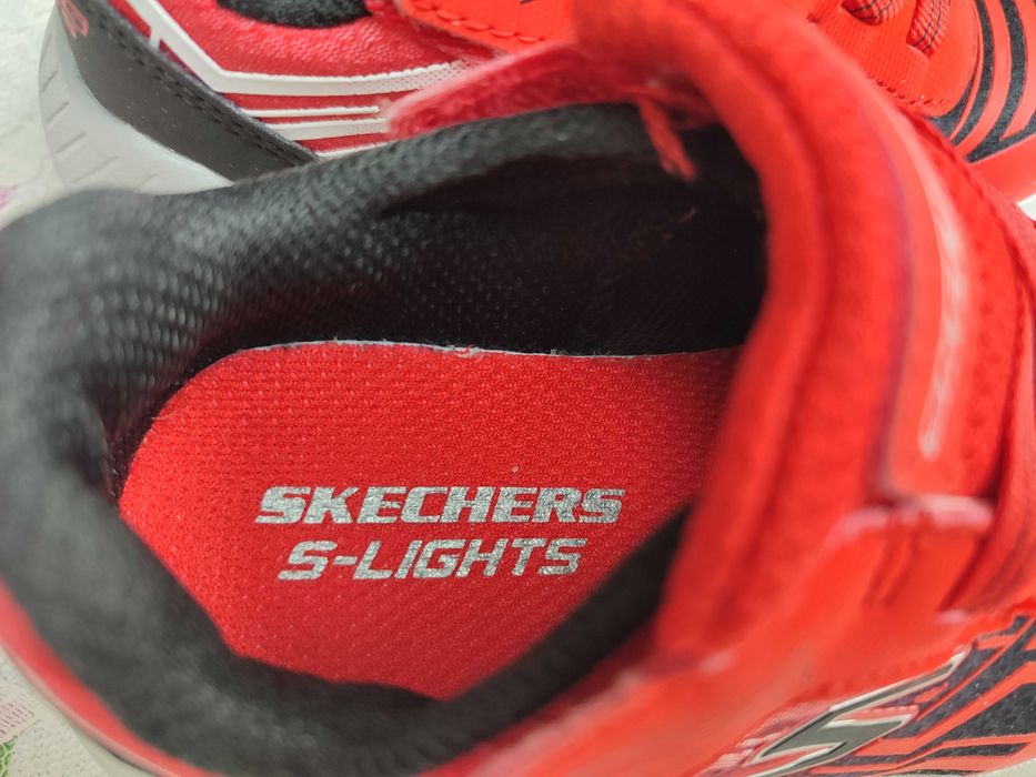 Buty sneakersy dziecięce SKECHERS Maver S-Lights r.24 - jak nowe.