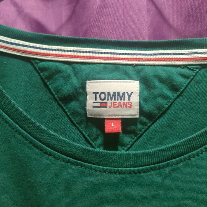 T-shirt koloru zielonego