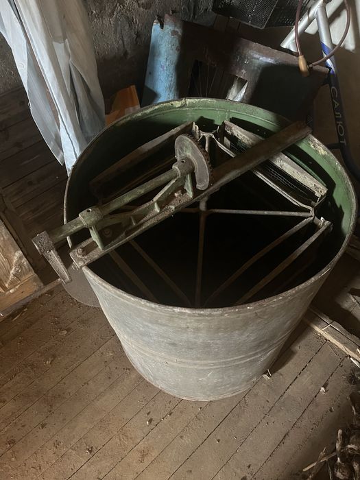 ПРОДАМ Медогонку