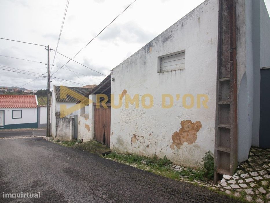 Arrecadação com logradouro em Pocariça