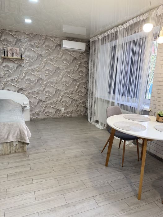 Студия посуточно, почасово. Жилпоселок, пл. Победы.