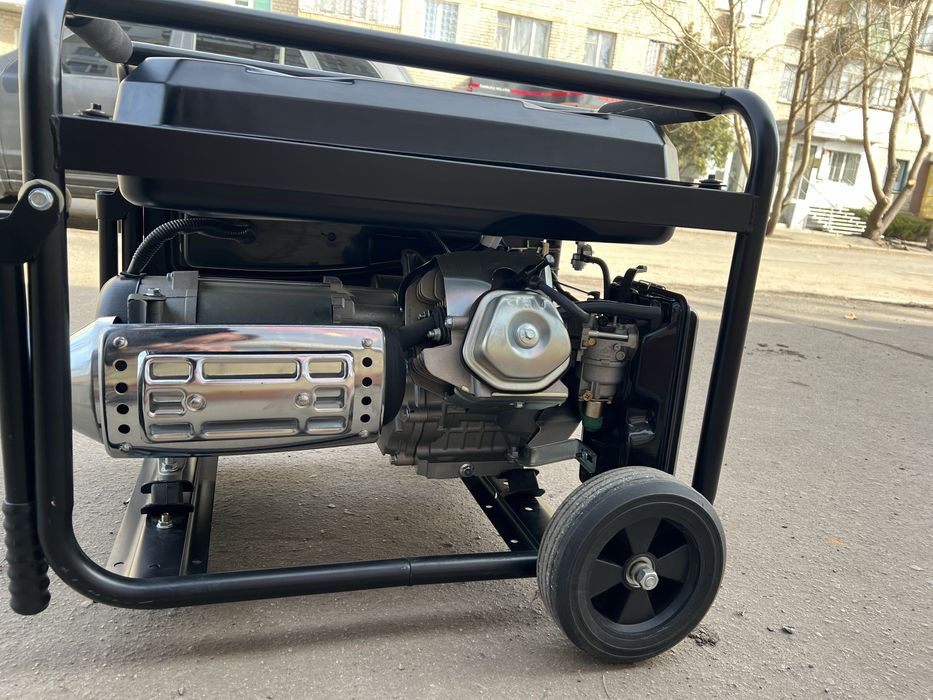 Генератор Дніпро-М 7,5кВт GX-70E