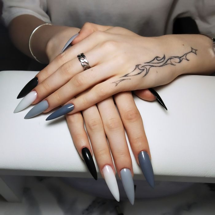 Маникюр, педикюр, наращивание.