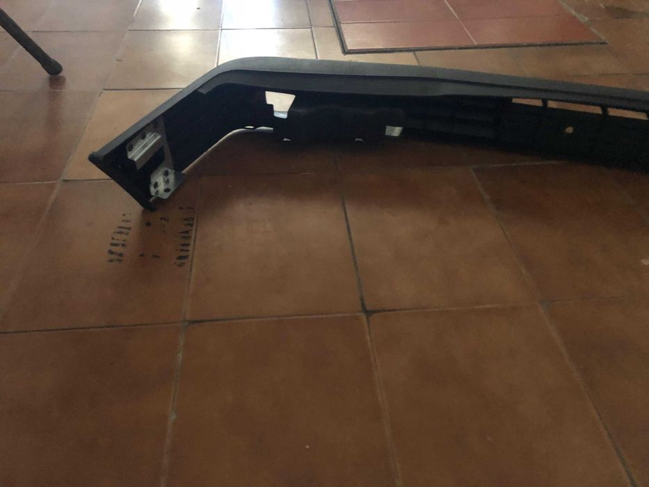 Para-choques traseiro de Peugeot 406 -  2.0 HDi 110 STDT - (NOVO)