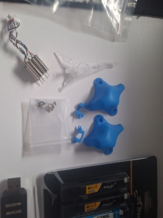 Tiny whoop + radio i dodatki