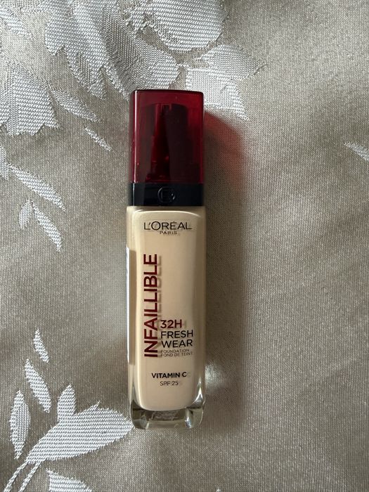 Podkład do twarzy L'Oreal Infailible 32H SPF 25 odcień 100 warm