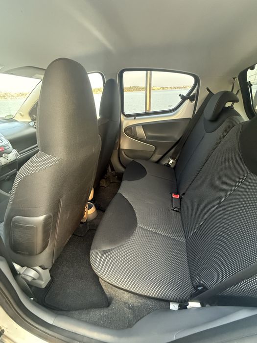 Toyota Aygo impecável