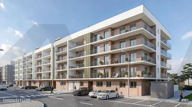 Apartamento T2 com elevador, varanda, terraço, parqueamento, 4ºAndar,