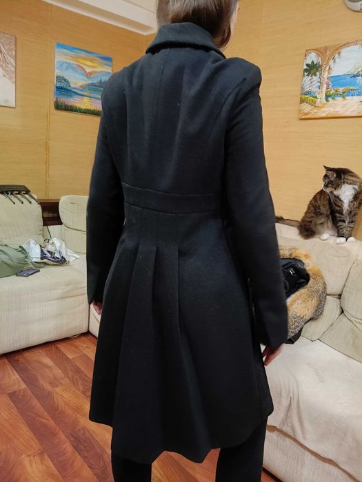пальто зимове чорне  розм 46 (38)