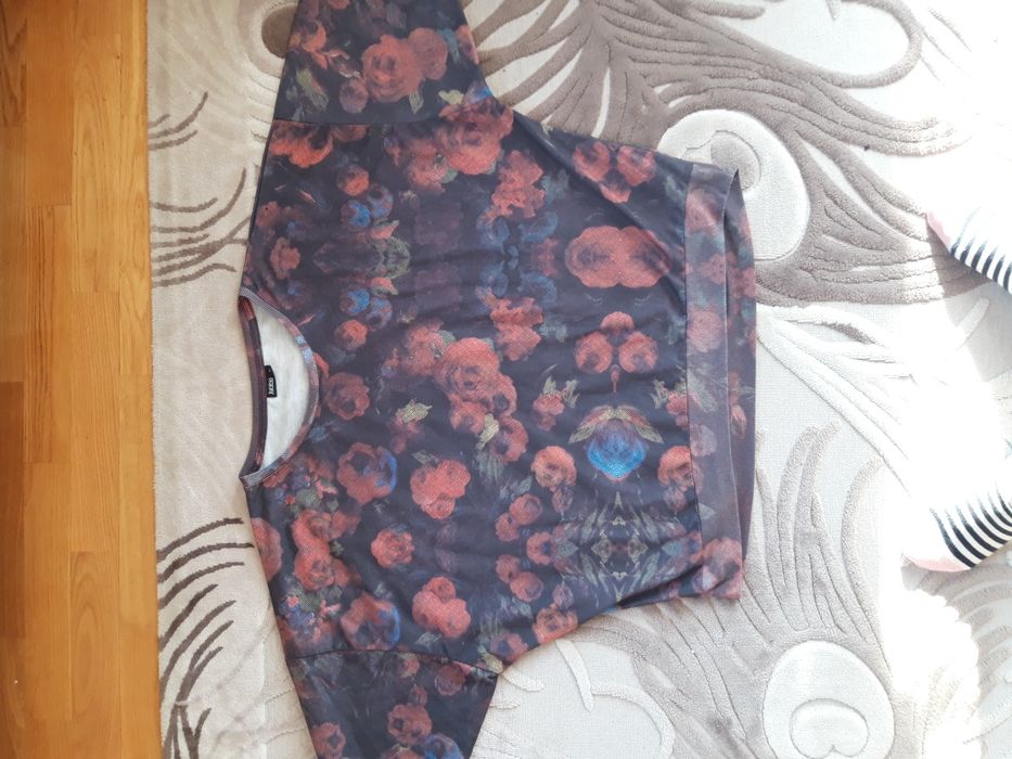 Bluza kolorowa .