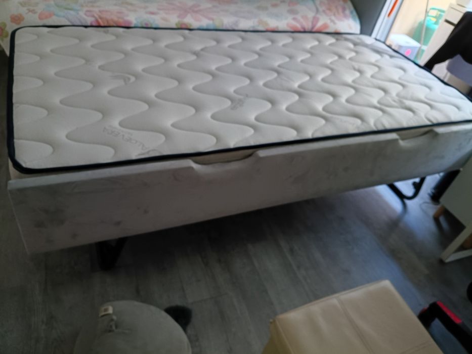Vendo cama solteiro (outra por baixo)