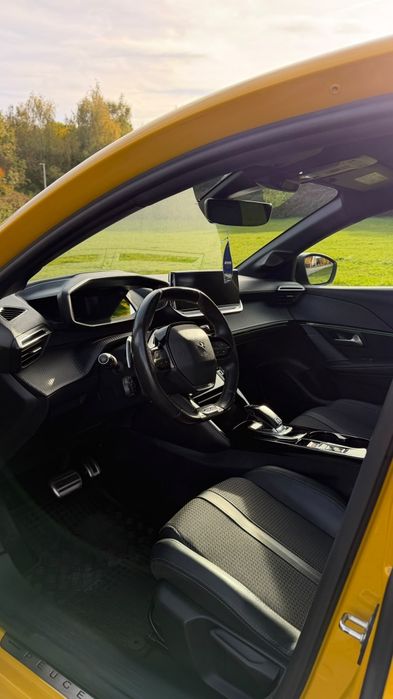 Peugeot 208 GT  !!!