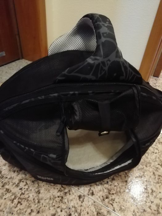 Transportadora com cama para animais de porte pequeno