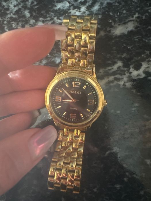 Продам робочий Годинник HALEI