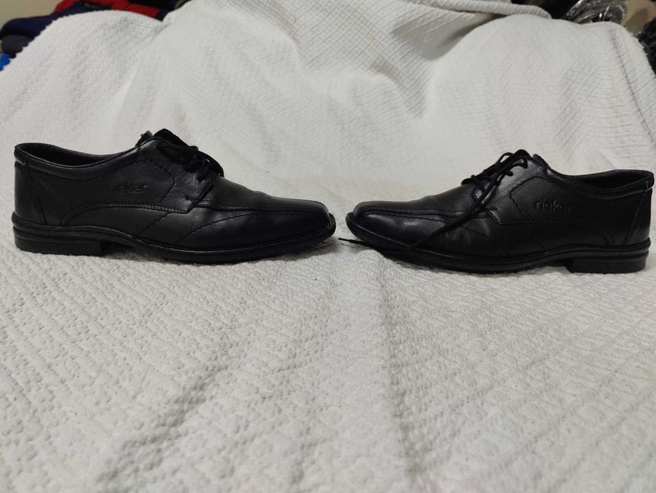 Sapatos Rieker tam. 44 em muito bom estado.