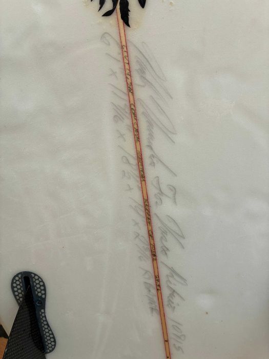 Prancha Surf SEMENTE 6’1 – 27.5L (ex Vasco Ribeiro) | SEM quilhas