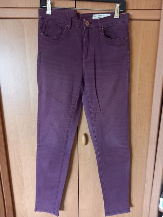 Damskie bordowe spodnie jeansowe jeansy - rozmiar 40