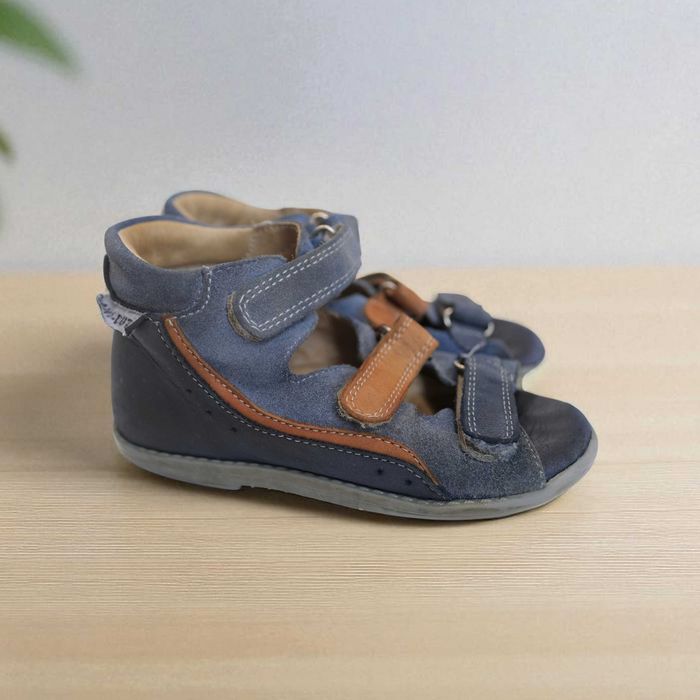 Sandały Ani But pantofel z usztawniana pięta na rzepy obcas thomasa