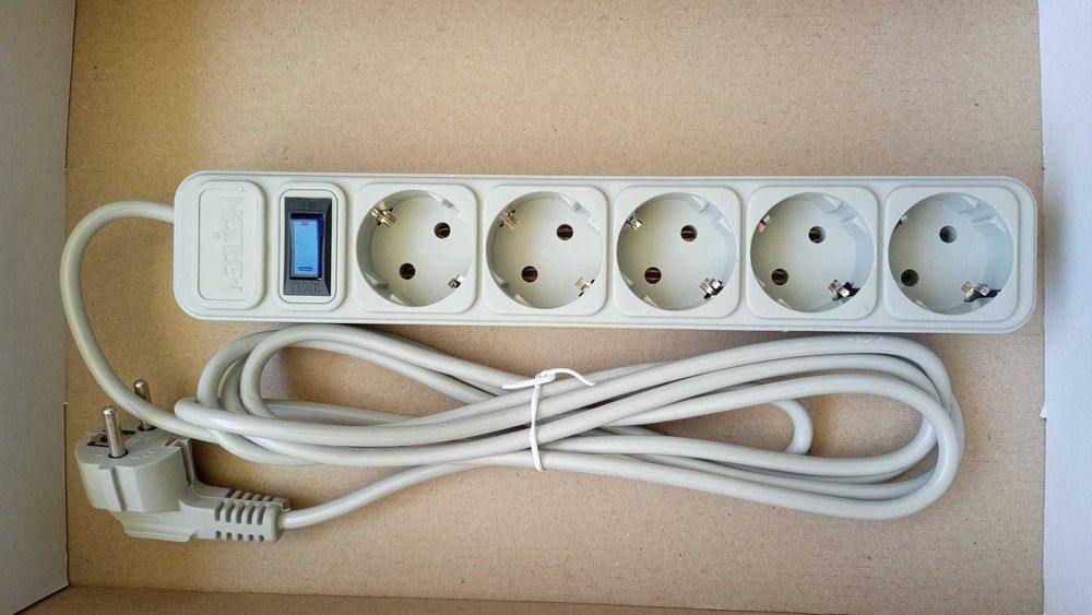 Мережний подовжувач 5 розеток 3 м довжина ~220 V 50 Hz захист 10 A