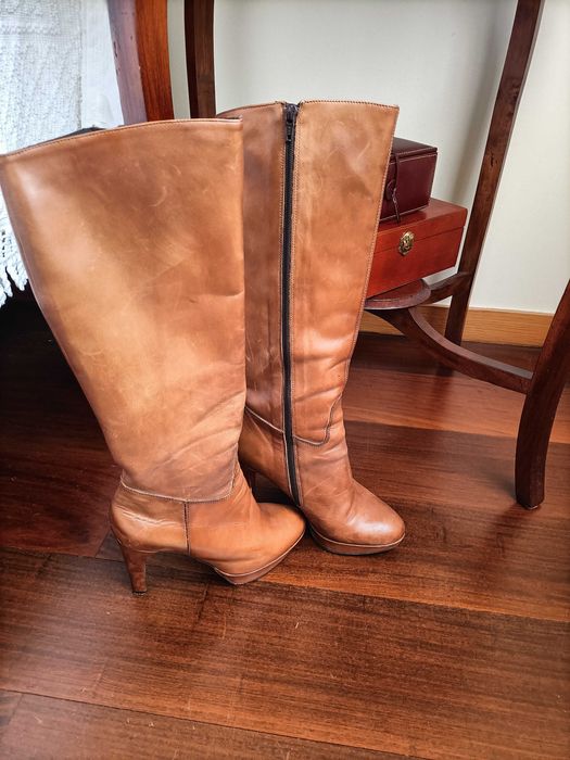 Botas senhora em pele, cano alto , cor Camel