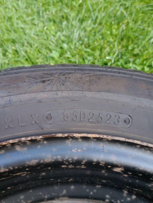 Opony zimowe na felgach stalowych 185/65/15