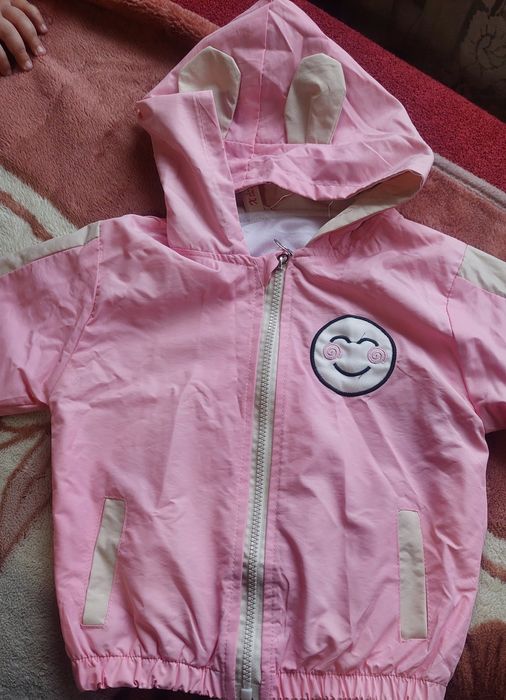 Продам детскую ветровку