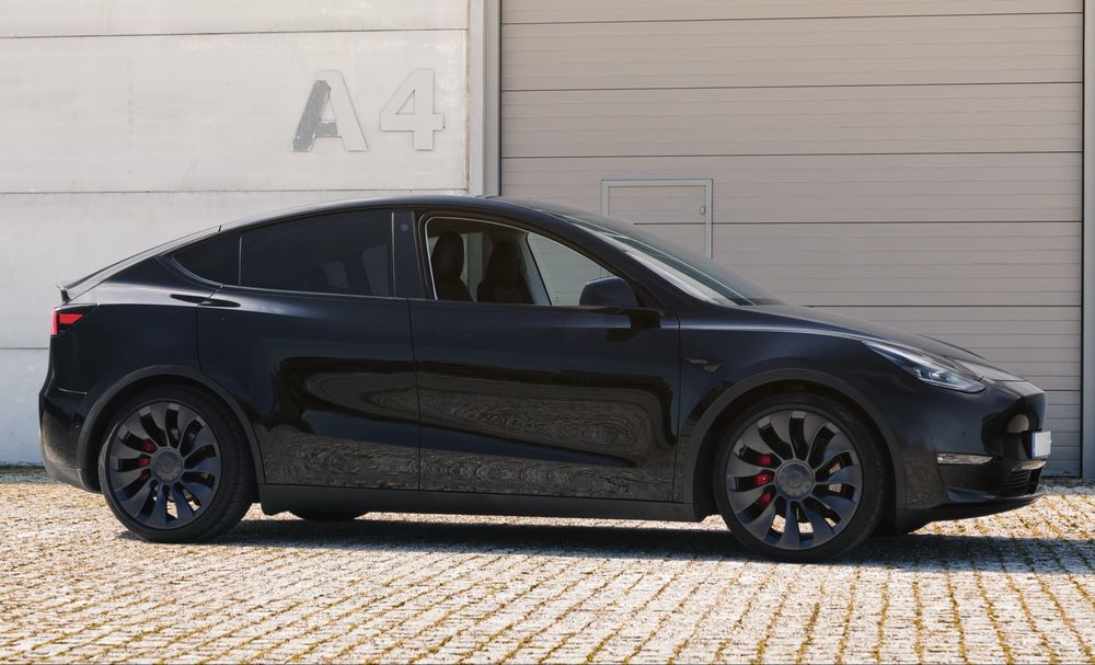 Tesla Model Y Performance517712192115189763