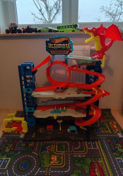 Garaż z torem Hot Whells