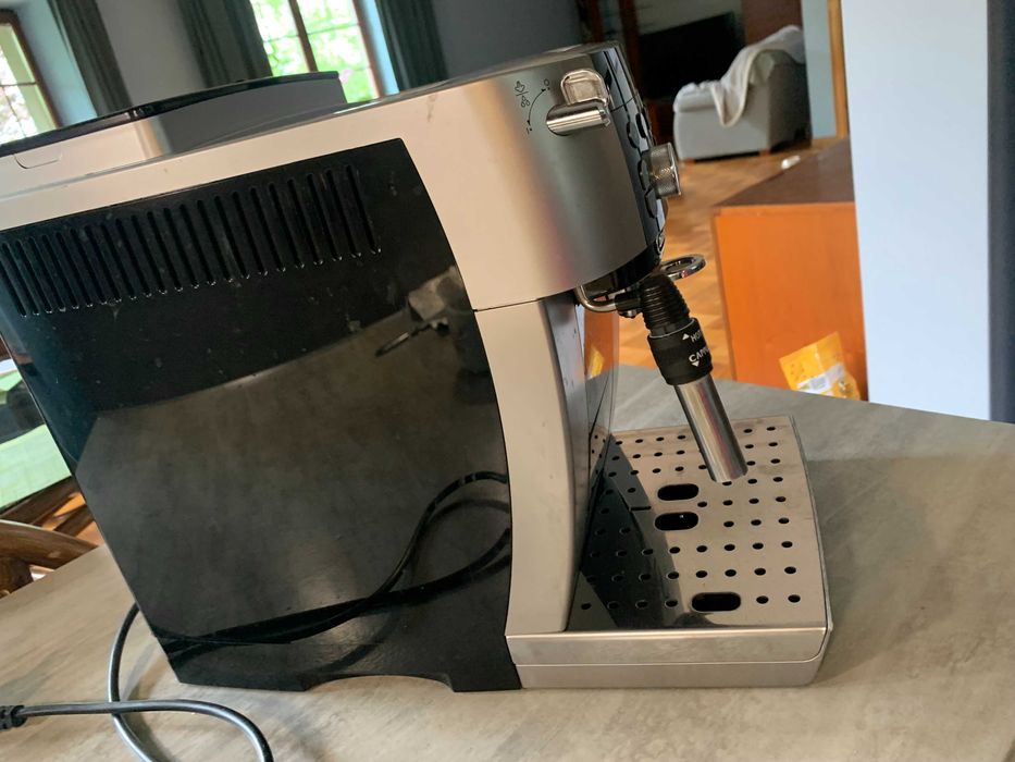 Ekspres do kawy delonghi magnifica s smart