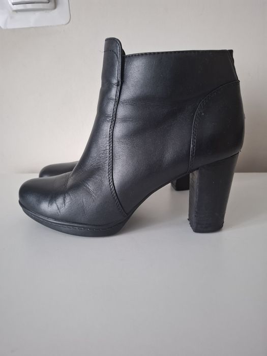 Tommy Hilfiger skórzane botki 39