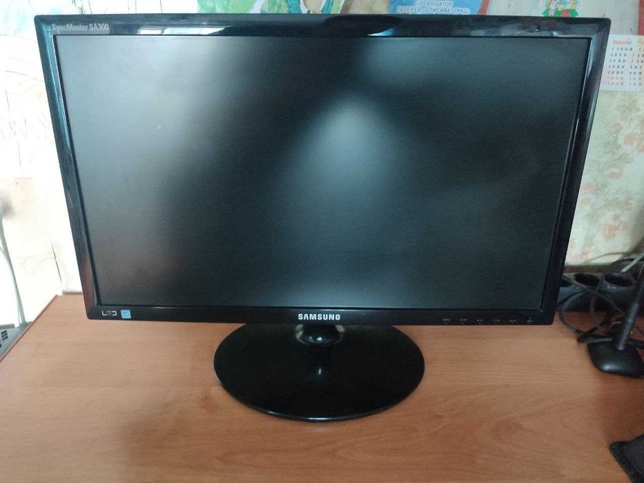 (НЕРОБОЧІЙ) Монітор 21.5" Samsung S22A300B (під відновлення/на запчастини)