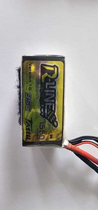 2 x Tattu R-Line 4s 1550mah 95c  v1. 0