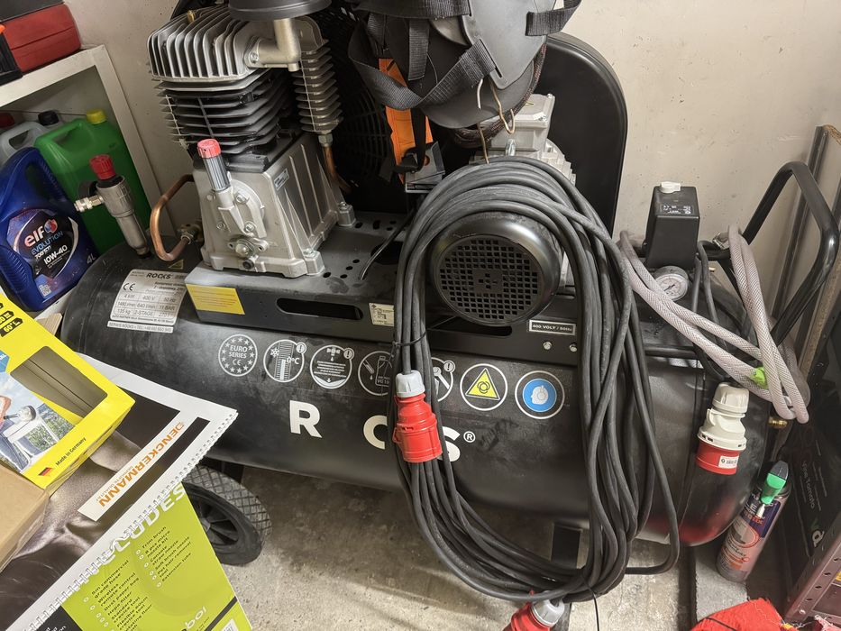 Kompresor Tłokowy Dwustopniowy 270 L, 5,5 KM, 640 L/Min, 11 Bar, 400 V