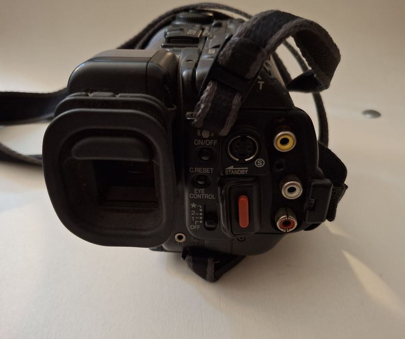 Câmara Canon UC-X2Hi Hi8 – Som Stereo – Kit Completo e Funcional