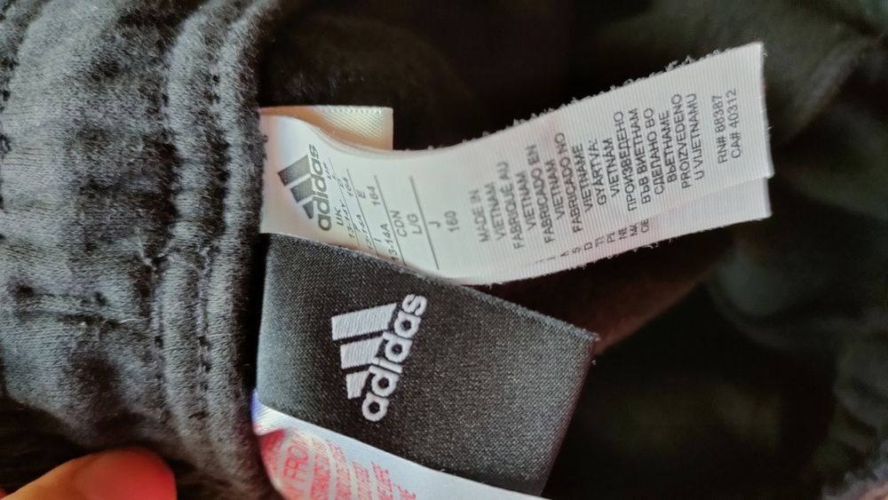 Спортивный костюм Adidas на 13-14 лет