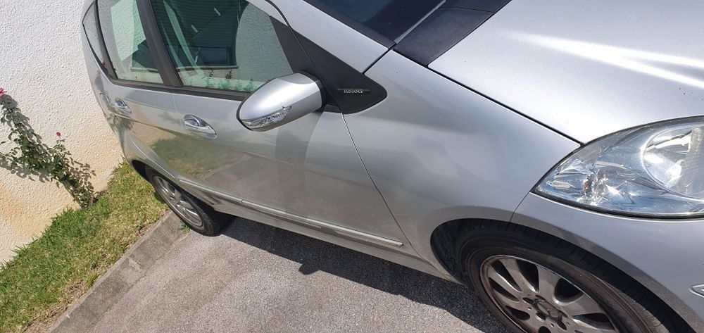 Mercedes A150 (peças)