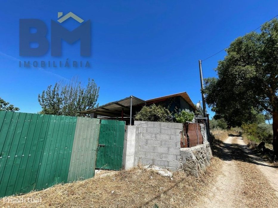 Vende-se terreno rústico com 3.360m2, localizado no Freixial do Cam... — Freixial E Juncal Do Campo, Castelo Branco