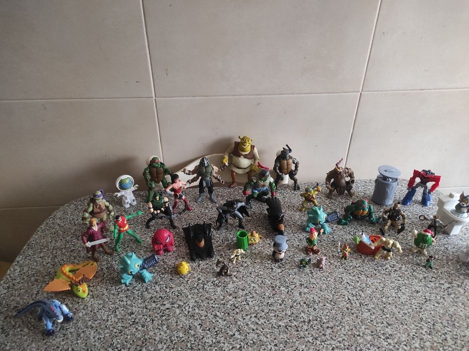 Lote de Bonecos da Disney Antigos