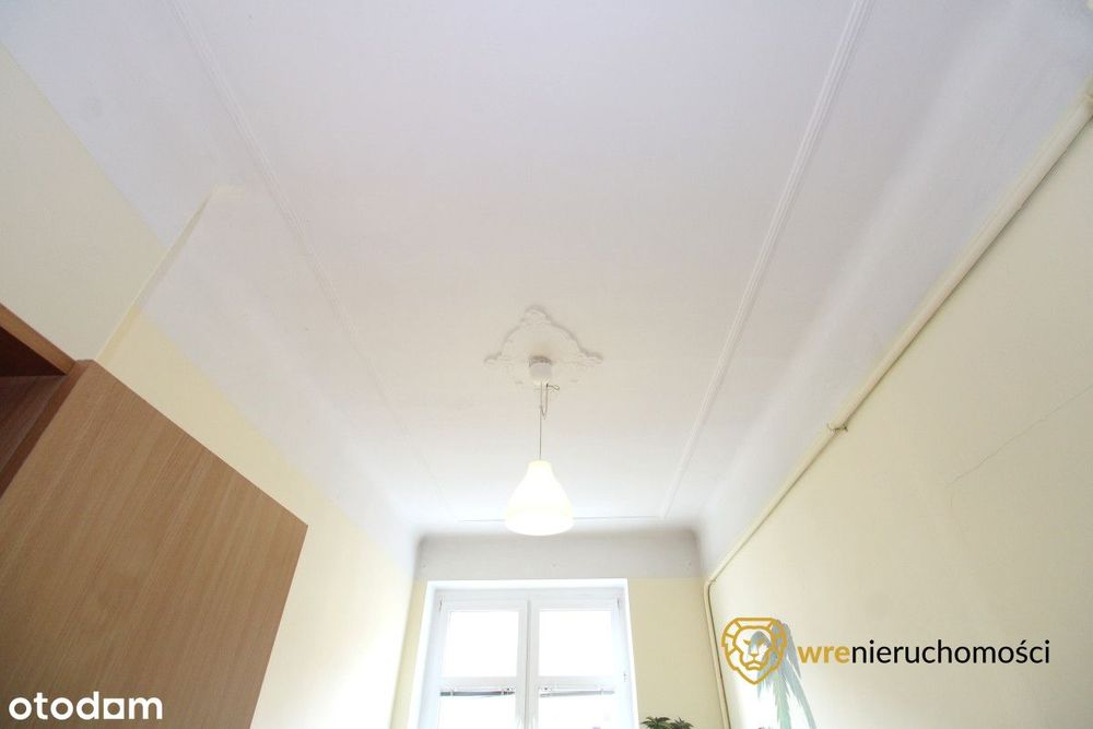Rozkład, wysoki sufit, obustronne, dwa balkony