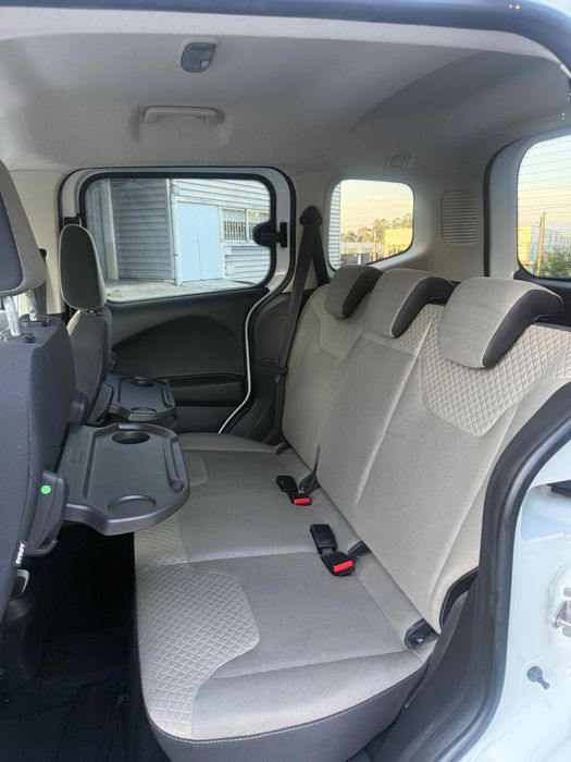 Ford Tourneo Courier 1.5 TDCi Titanium