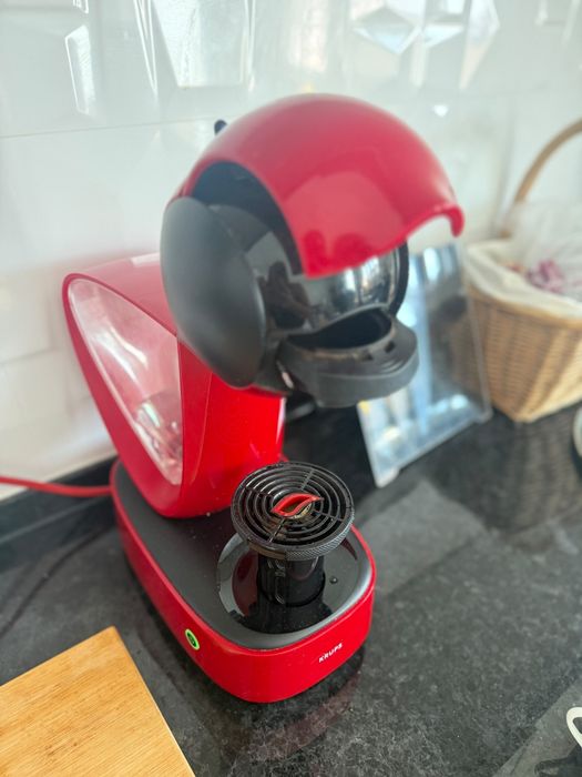 Máquina Dolce Gusto vermelha