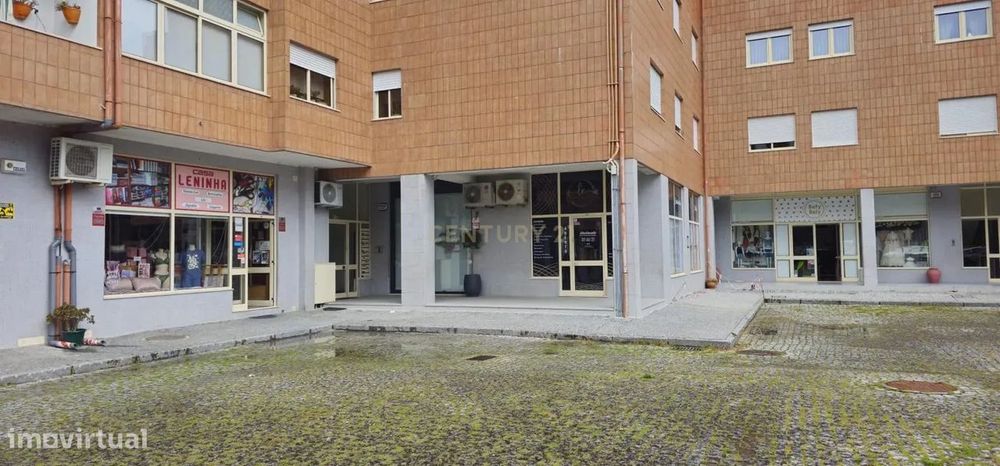 Café Moderno à Venda em Marco de Canaveses - 155.000€