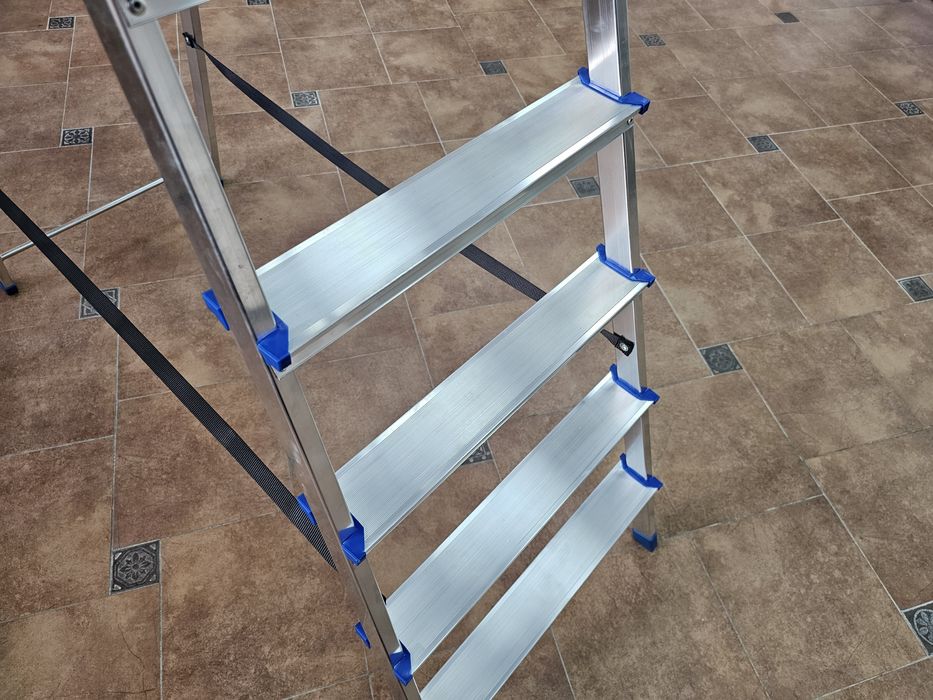 Качественная Стремянка на 8 ступеней До 200кг Алюминиевая Надёжная