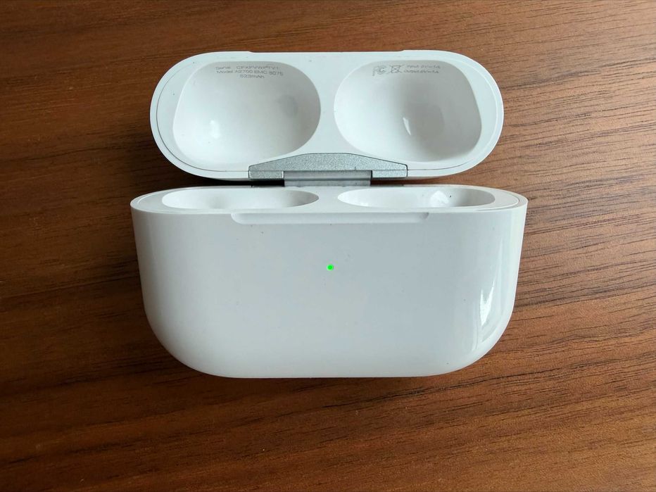 Caixa AirPods Pro 2.ª Geração A2700 Original Apple (sem auriculares)